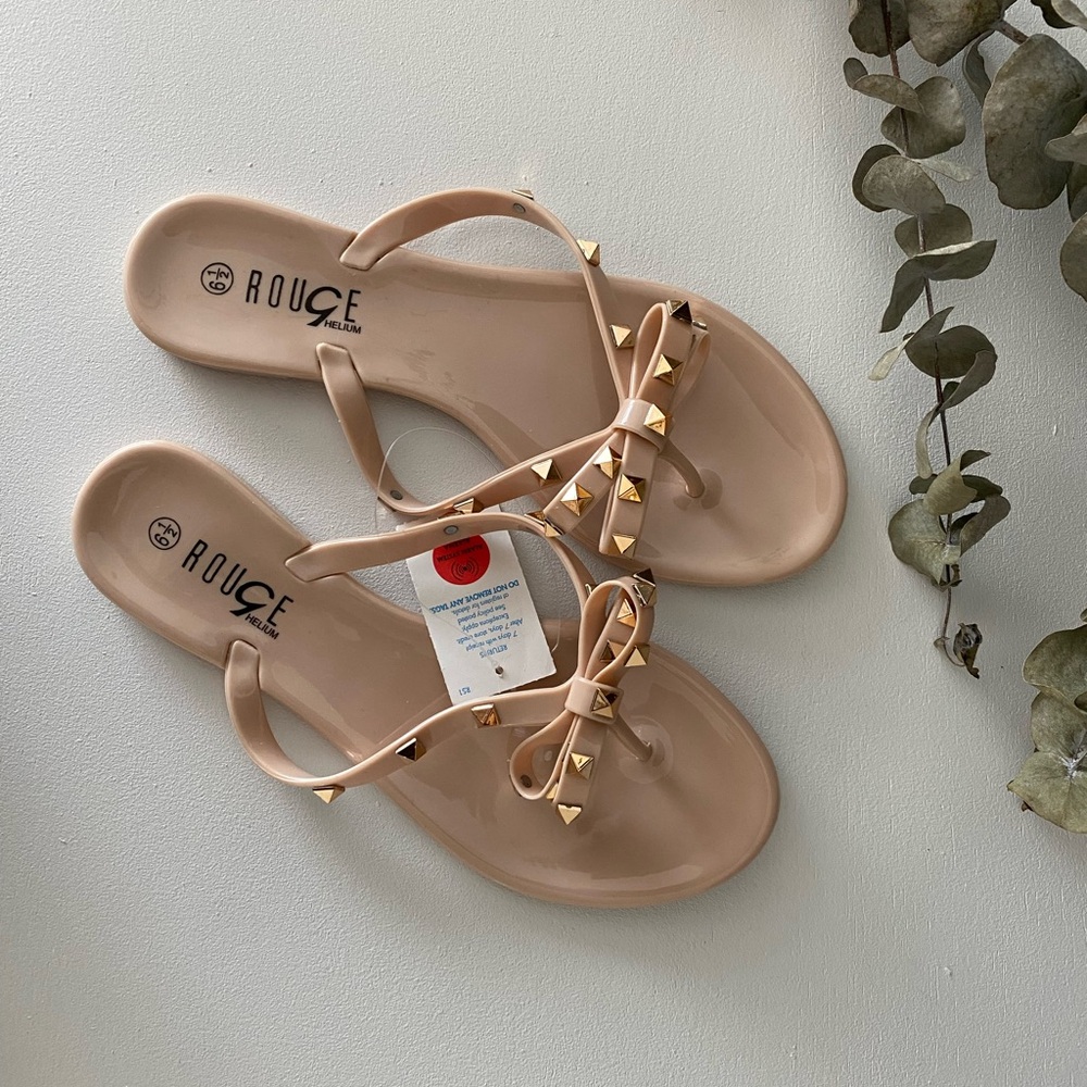 Rouge Helium Tan Gold Sandals with Chain Embellishment studded jelly
